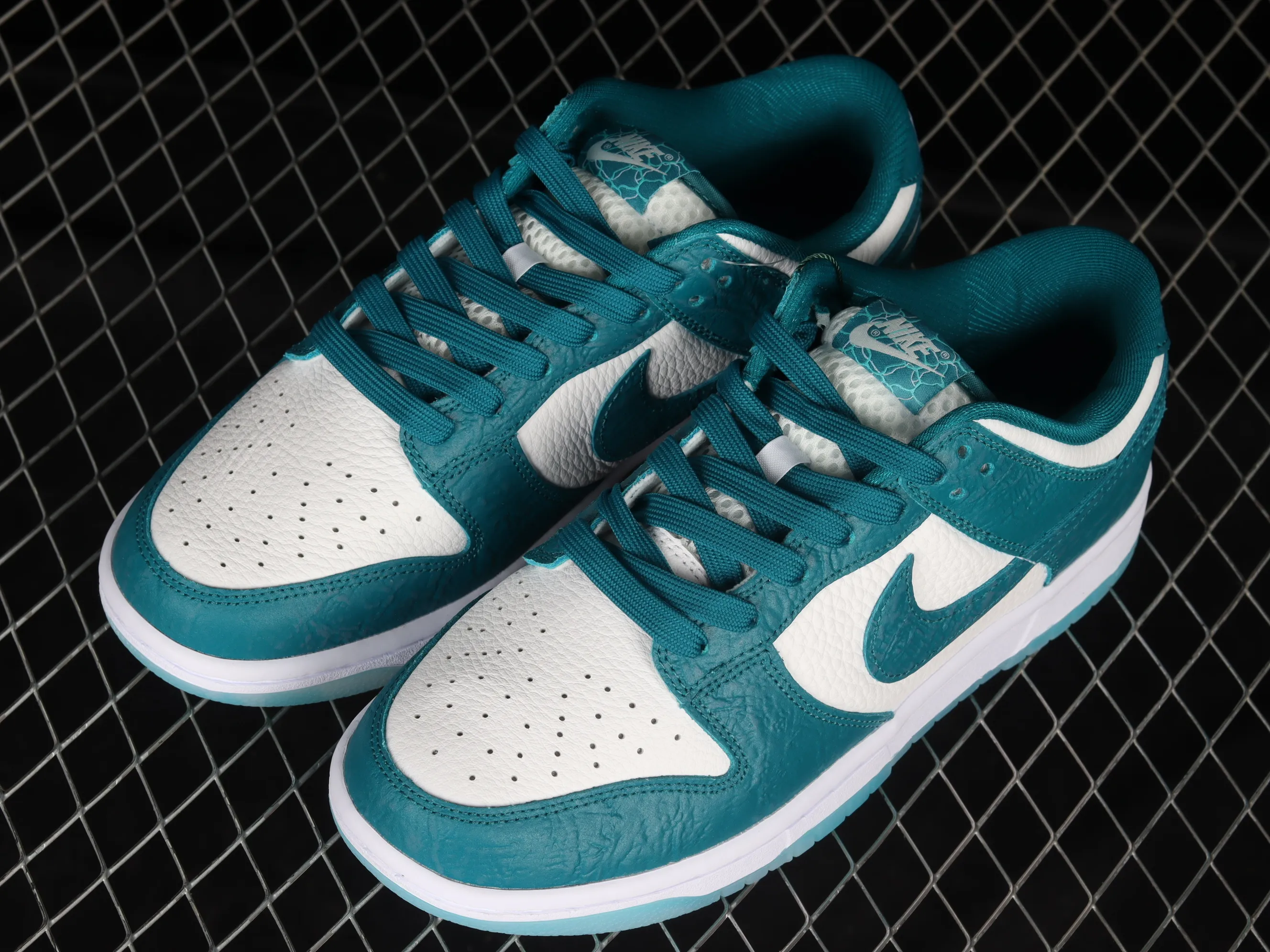 All Categories Nk SB Dunk Series Nk SB Dunk Low Low-top sneakers F version Nk Dunk Low "Ocean" Blue Ocean SB smashed backboard fashion casual sneakers DV3029-100